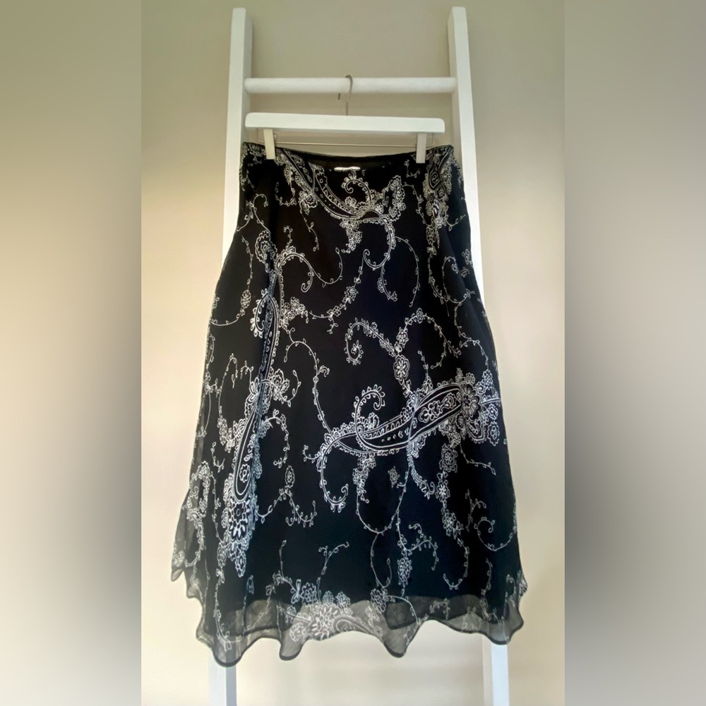 Vintage - 90s Style Midlength Skirt - Black & White Paisley - Size Large